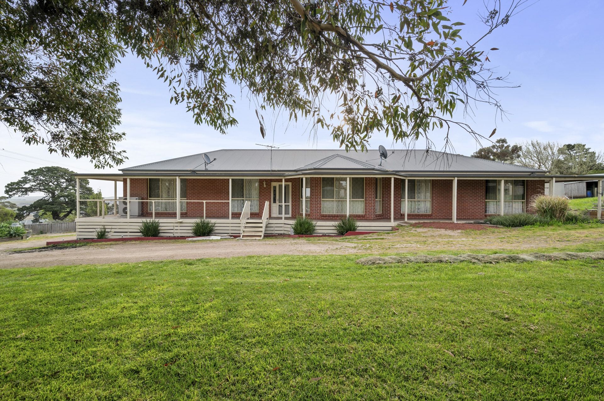 LOVELY FAMILY HOME