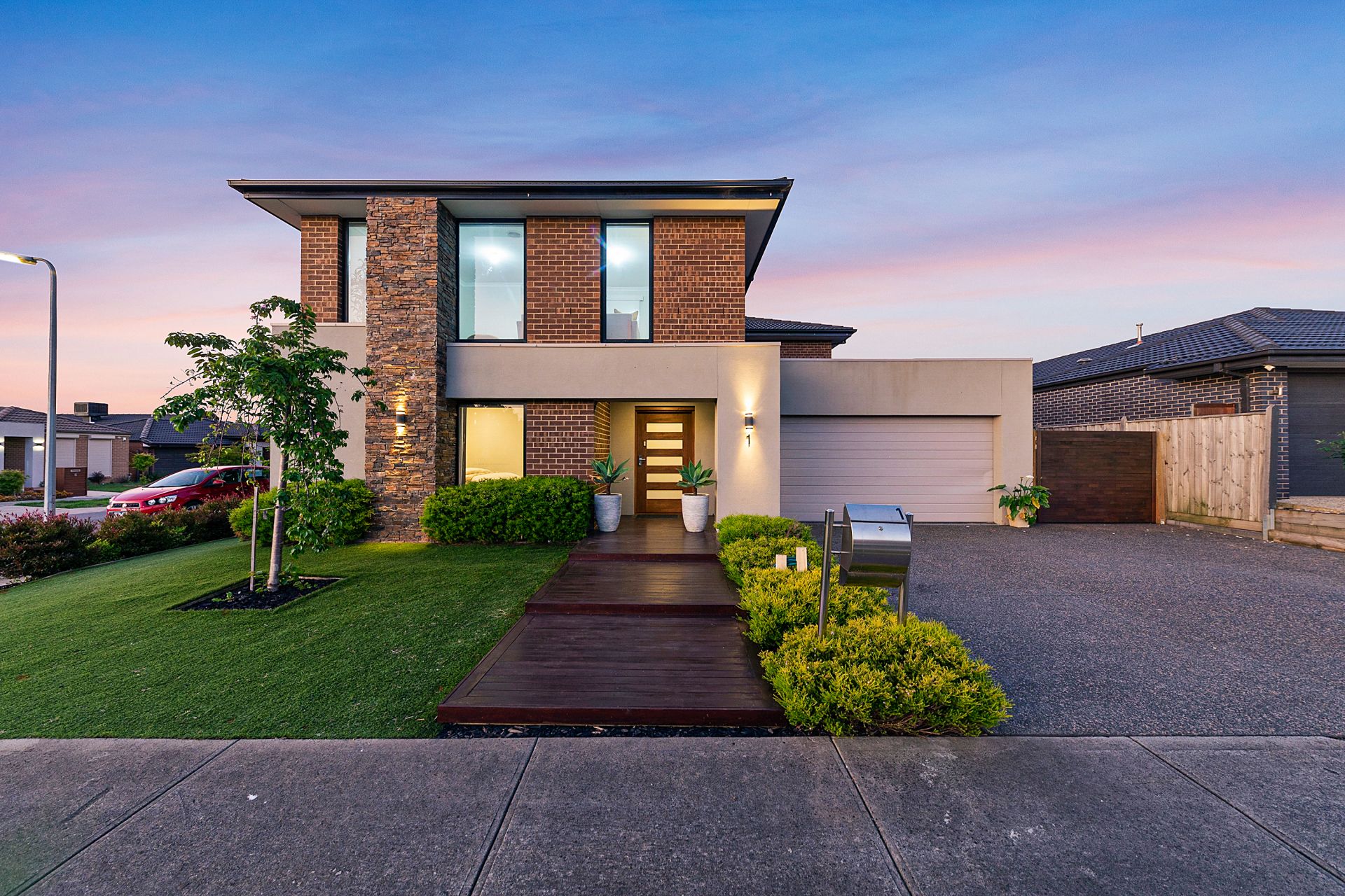 1 Randall Avenue, Clyde North OBrien Real Estate