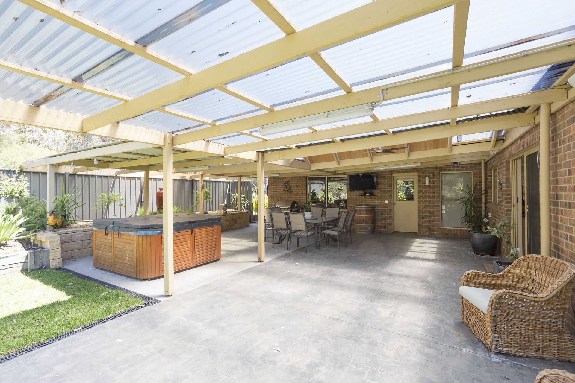 1 Braeside Drive, Junortoun Dungey Carter Ketterer