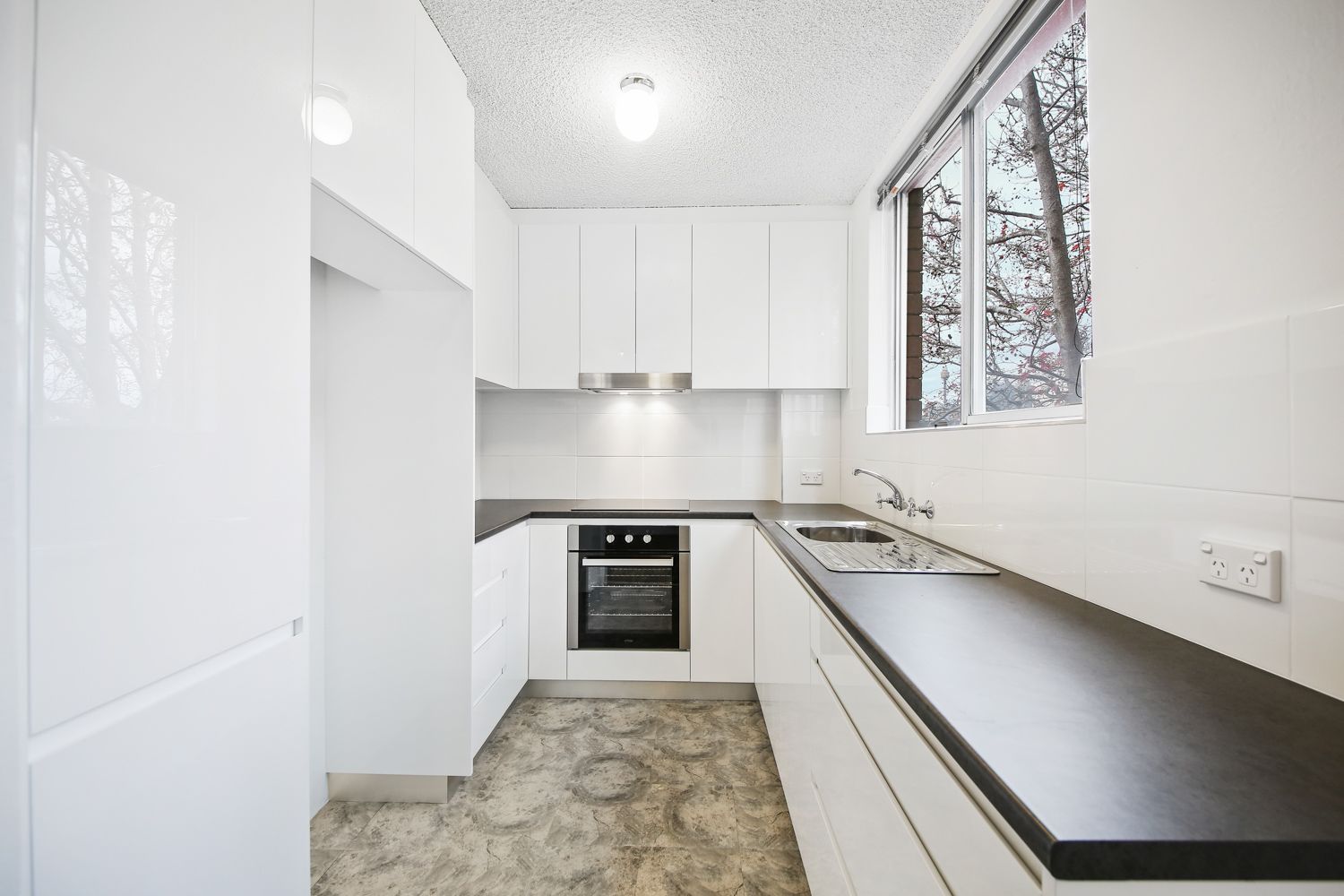 FULLY RENOVATED APARTMENT WITH CITY VIEWS