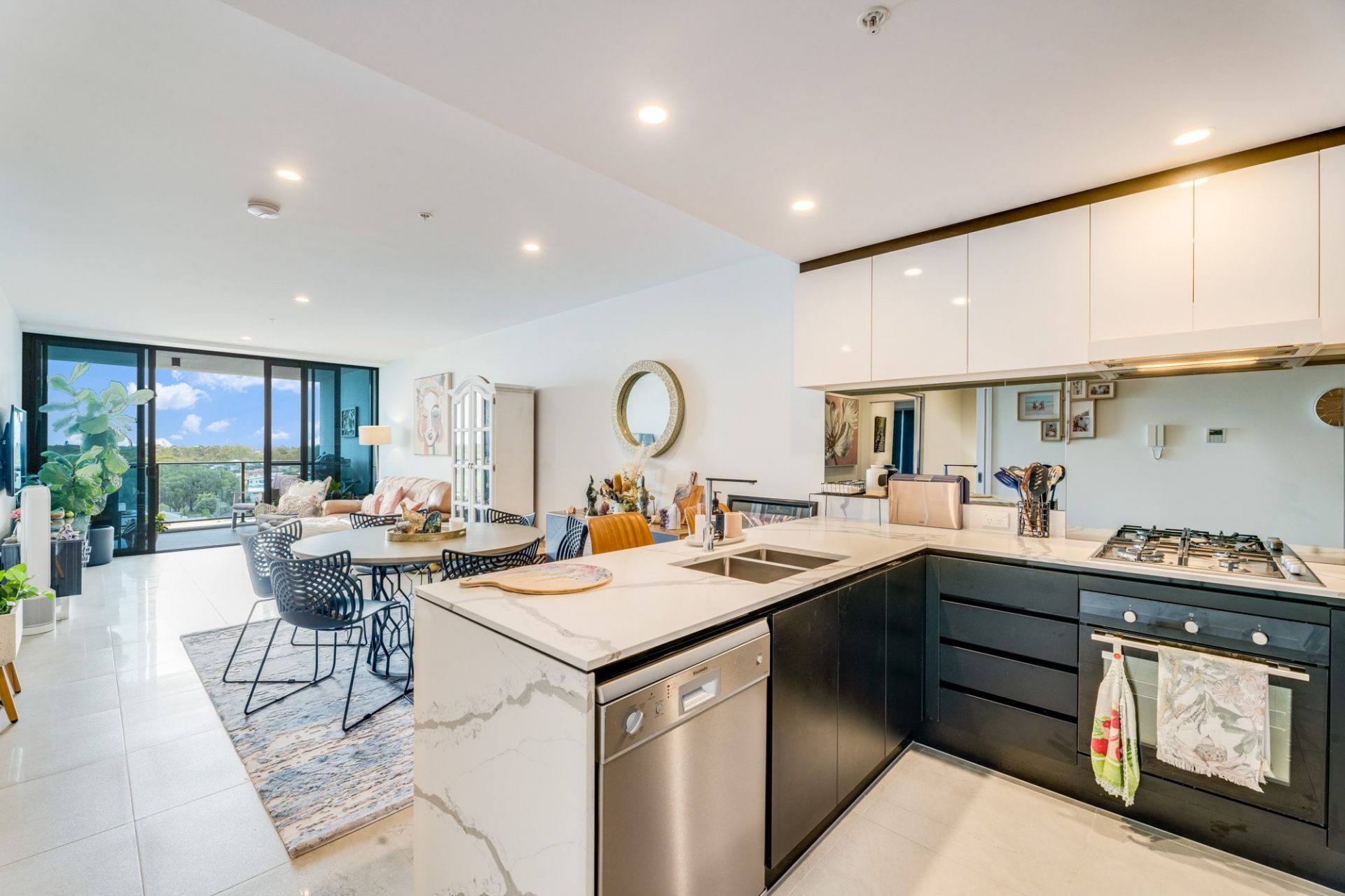 5702/5 Harbour Side Court, Biggera Waters - Thumbnail 8