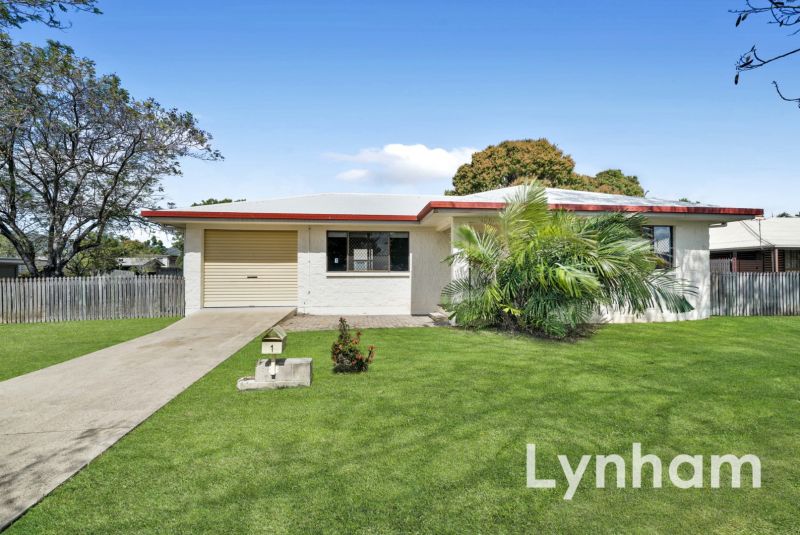 Centrally Located 3 bedroom Home In Kirwan With New Roof & Kitchen, Fully Repainted & New Carpets