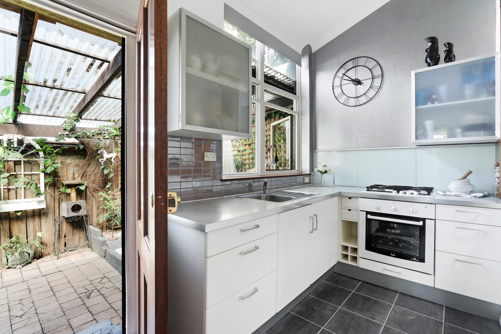 4 Roberts Street, ST PETERS, St Peters - Thumbnail 8