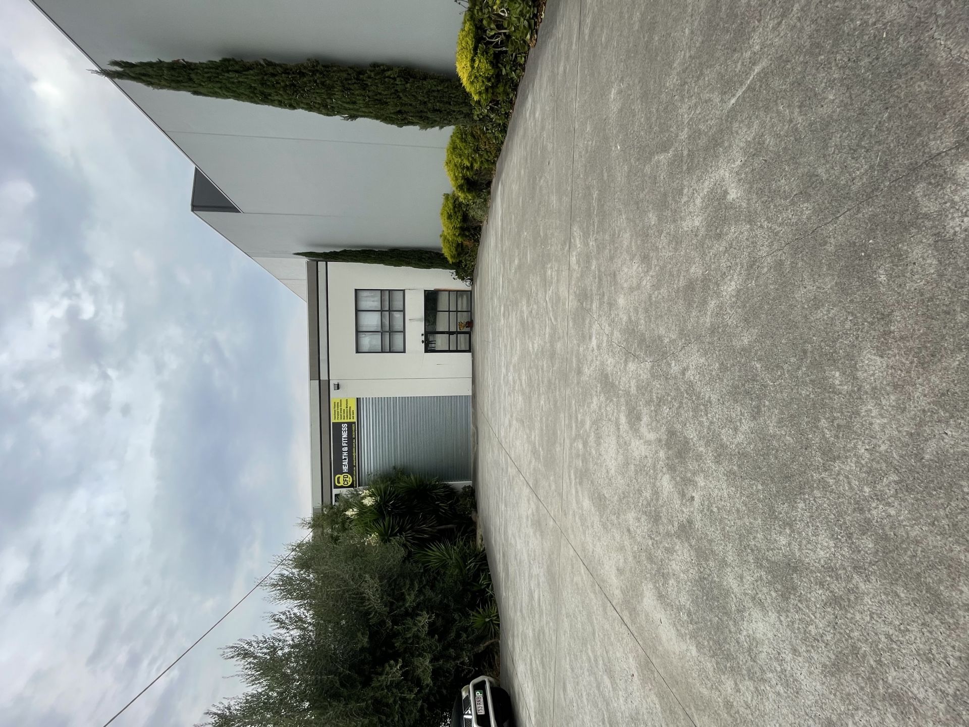 PRIME LOCATION, MOVE STRAIGHT IN