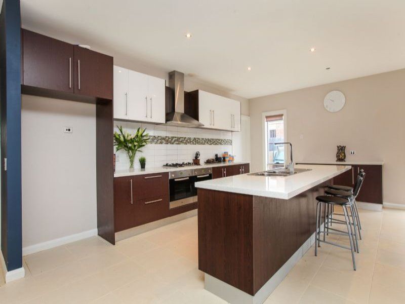 36 Jindabyne Avenue, Taylors Hill - Thumbnail 3