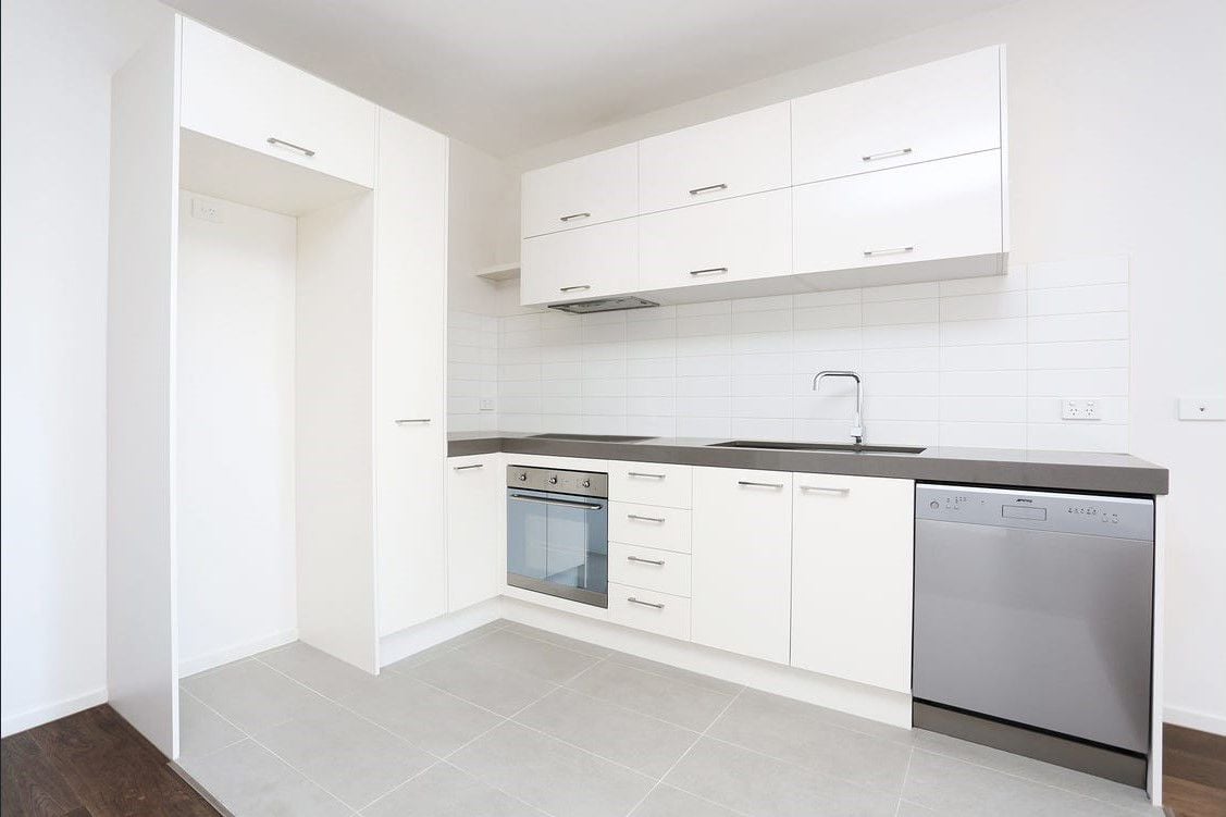Tri-level, 2-bedroom townhouse!