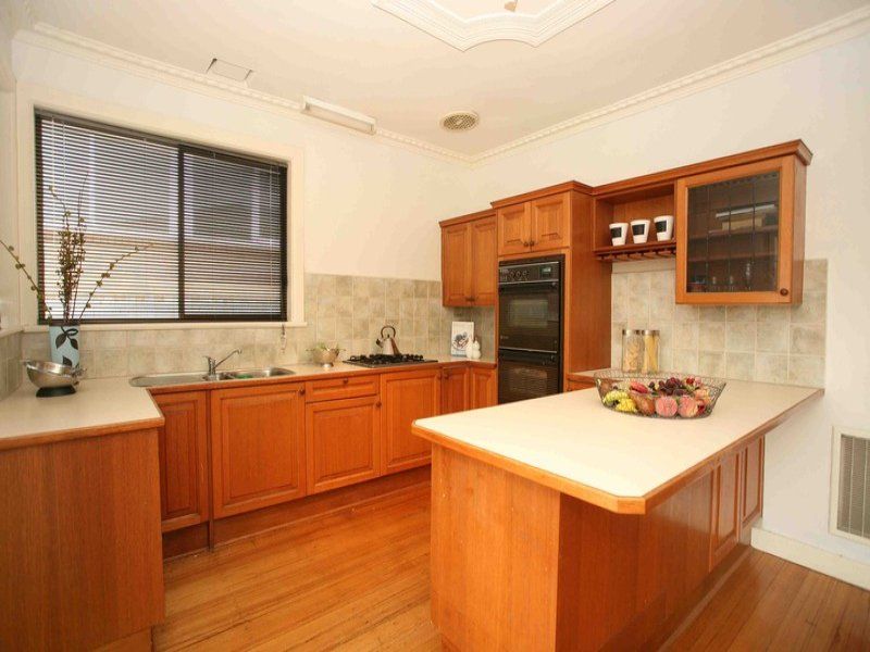 5 The Circle, Altona North - Thumbnail 3