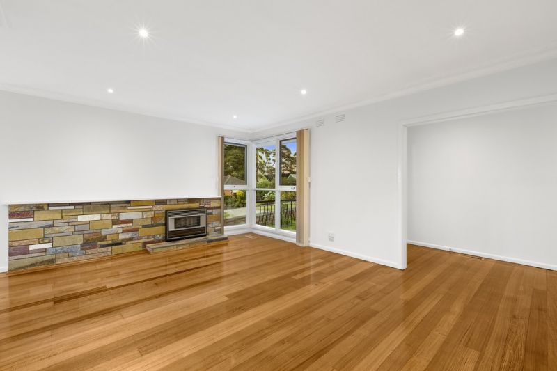 44 Lewton Road, Mount Waverley - Thumbnail 2