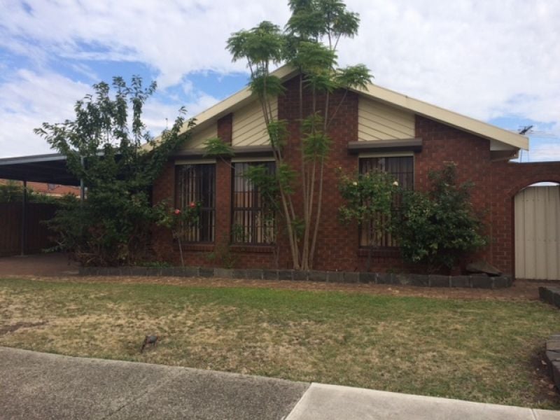 15 McClelland Drive, Mill Park