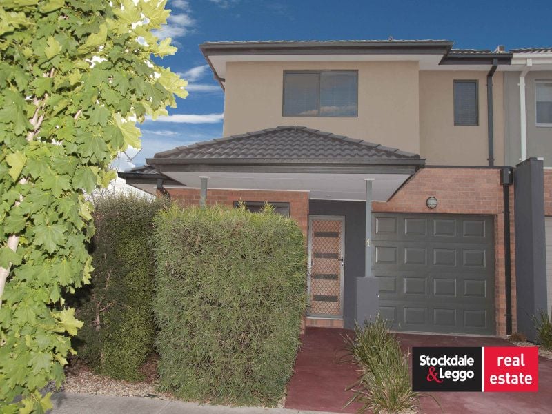 1/2 Leonie Close SOUTH MORANG, South Morang - Thumbnail 3