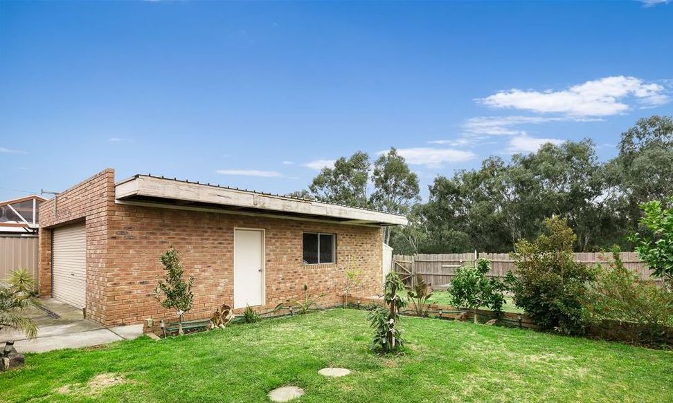 Stunning and Well Located (Pet Friendly)
