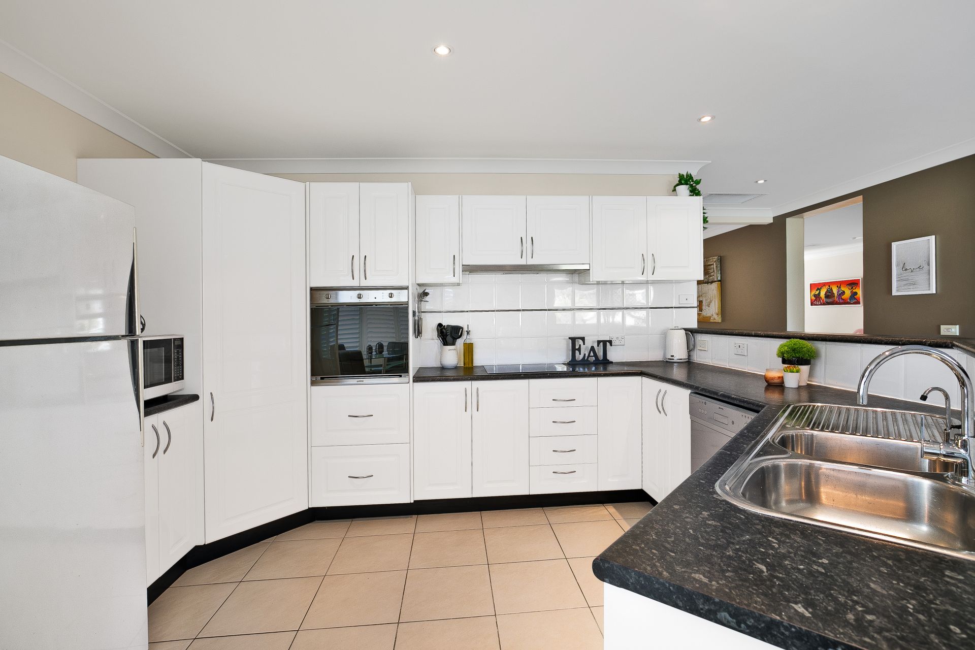 126 Gannons Road, Caringbah South, Burraneer - Thumbnail 5