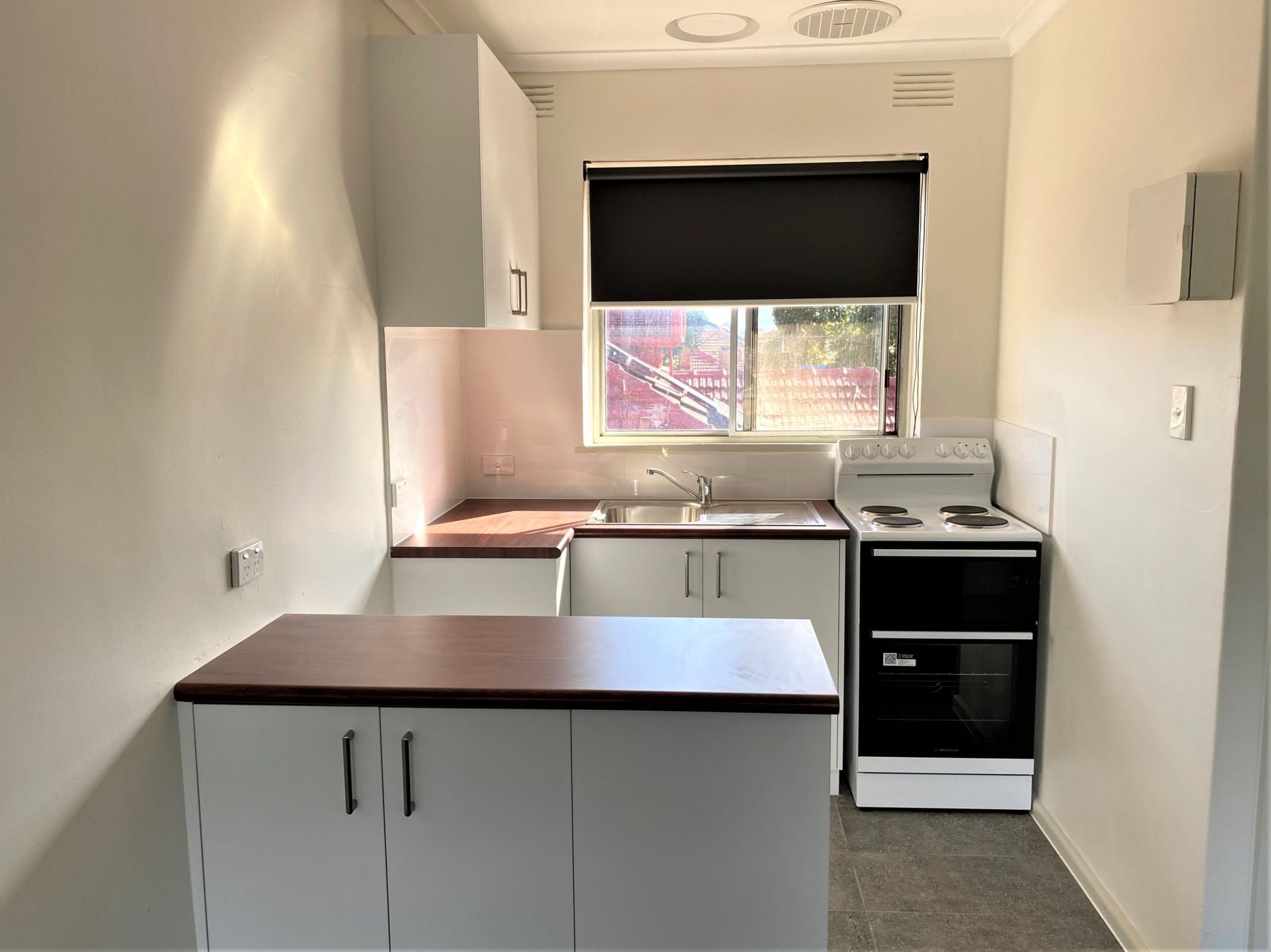 Updated, 1 bedroom unit!