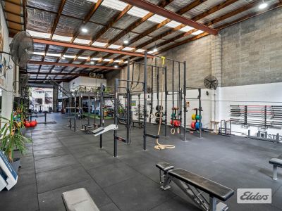 RARE INNER-CITY OFFICE/WAREHOUSE!