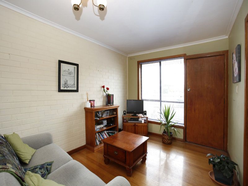 3/16 Bryan Avenue, Altona North - Thumbnail 2