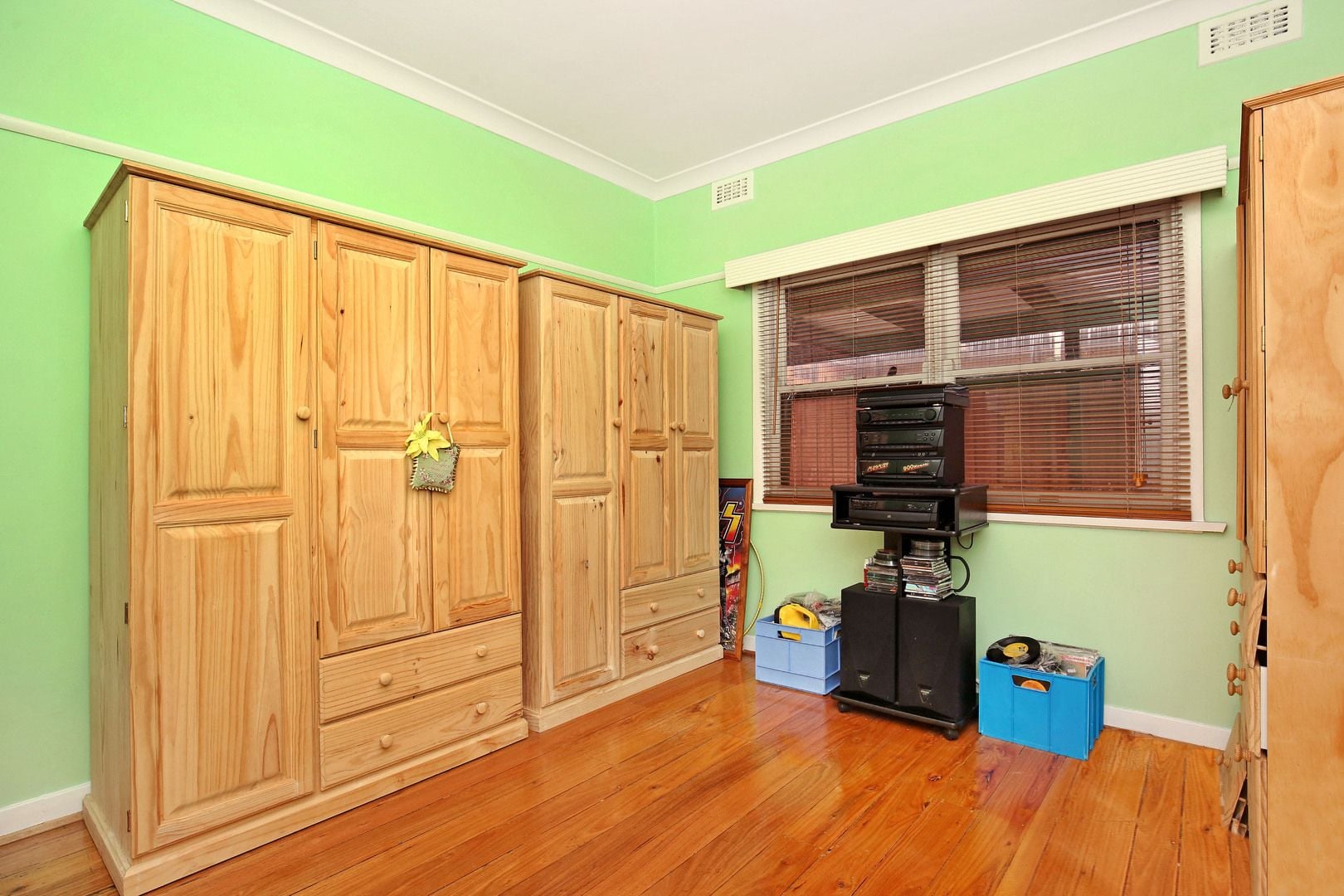 Bright & Spacious home!