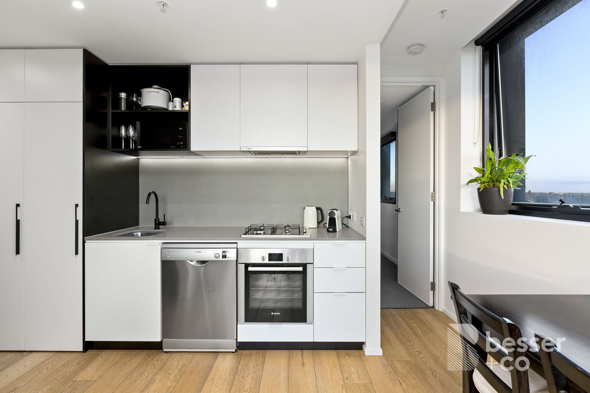504/28 Riddell Parade, Elsternwick - Thumbnail 4