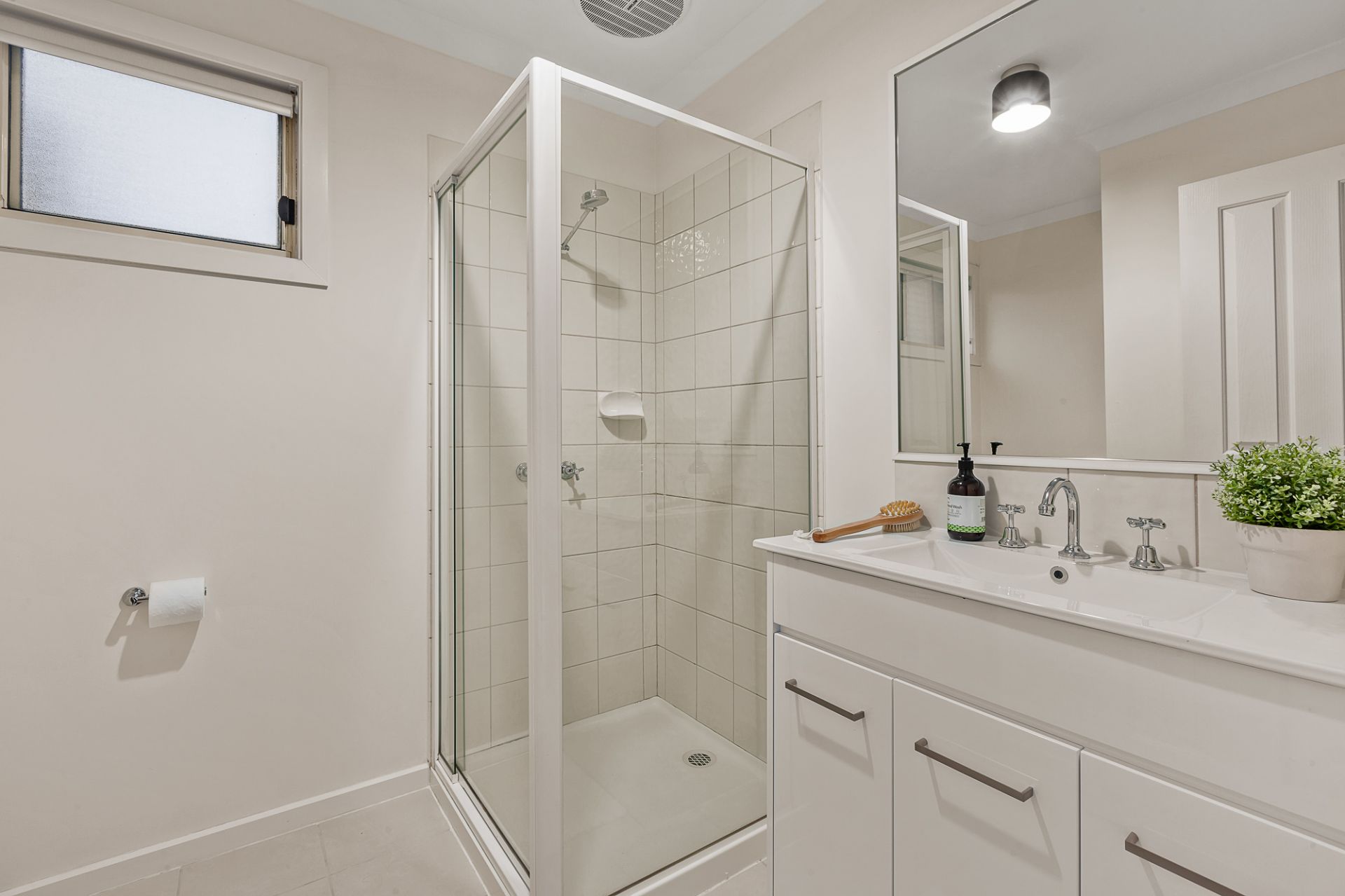 IMPRESSIVE TOWNHOUSE AND THE PERFECT LOCATION