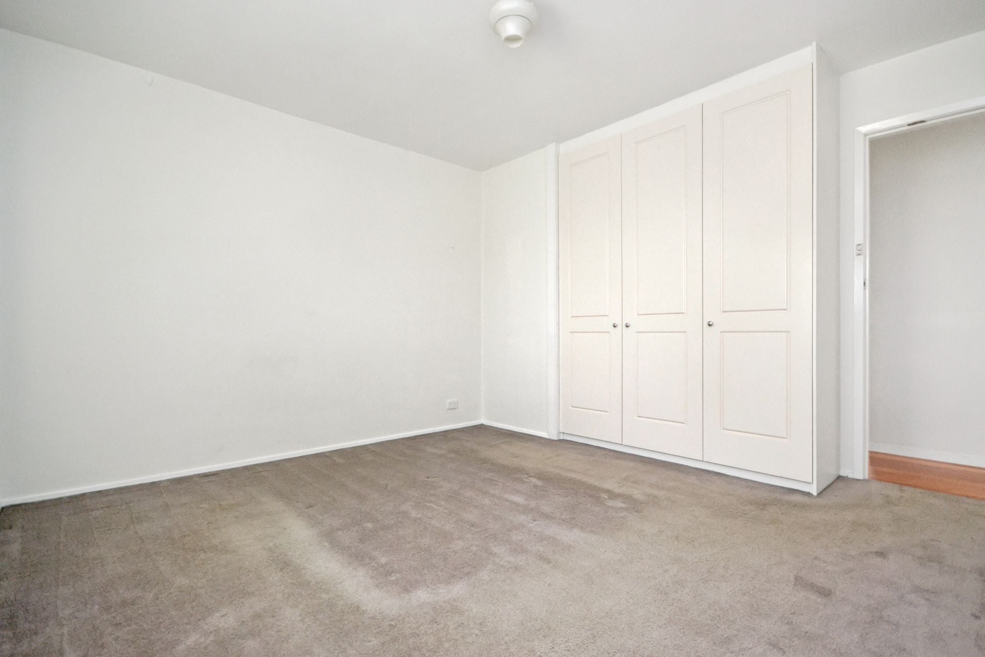 RENOVATED UNIT IN A GREAT LOCATION