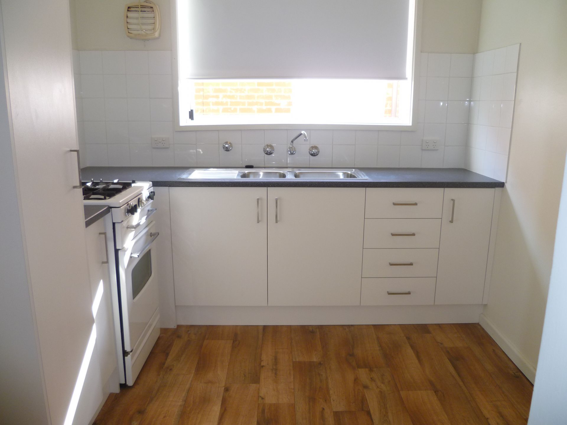 Beautifully Presented Apartment with Large Courtyard!