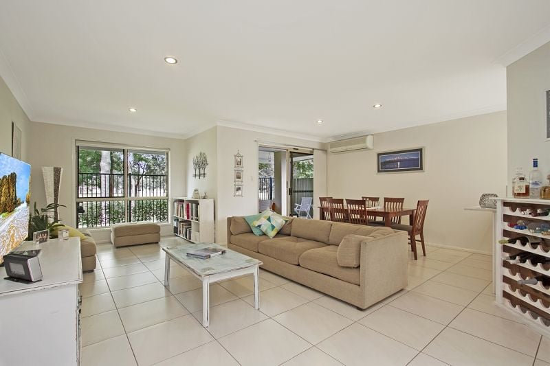 2/6 Albion Avenue, Miami Lacey West