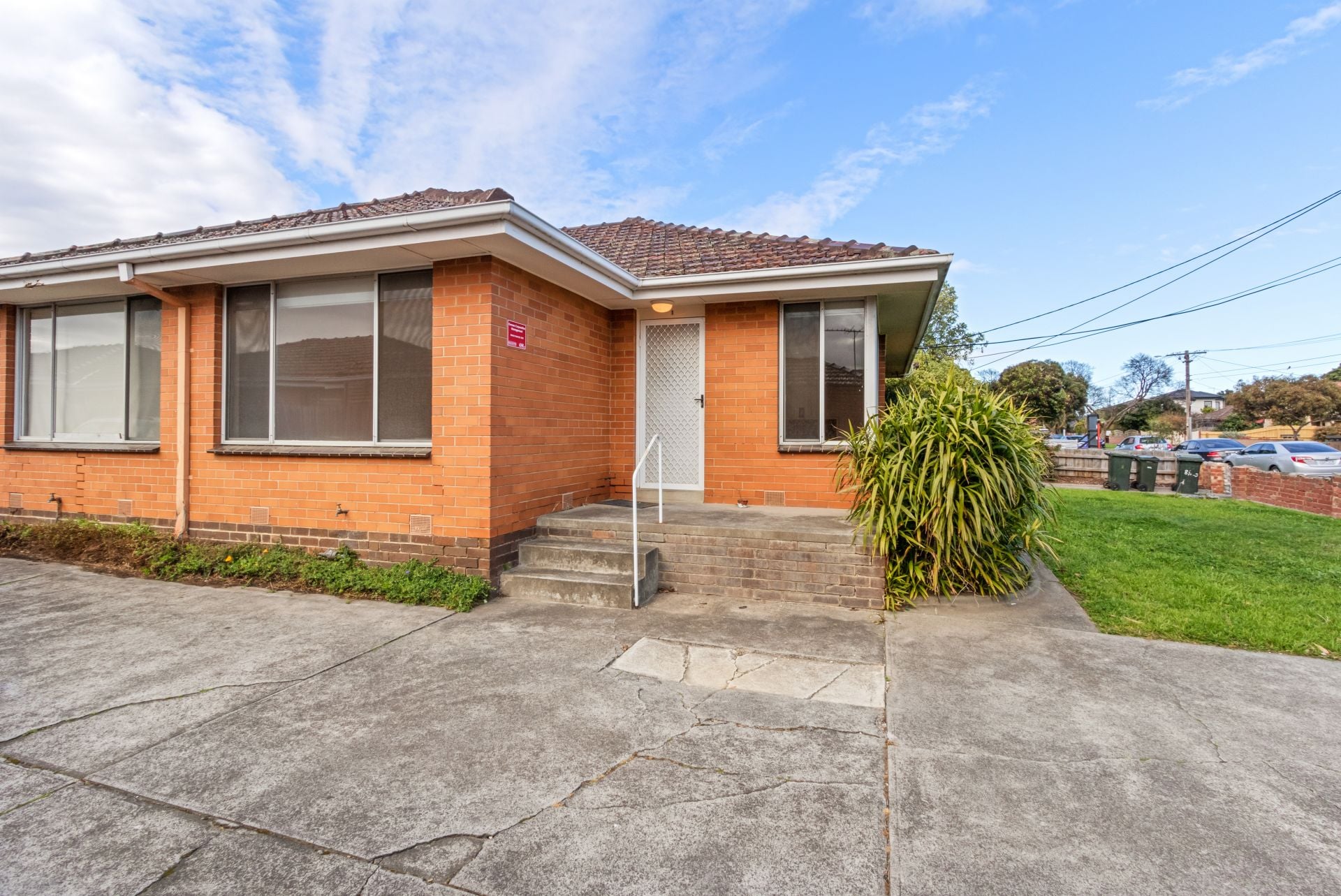 ONE WEEKS FREE RENT!!!
