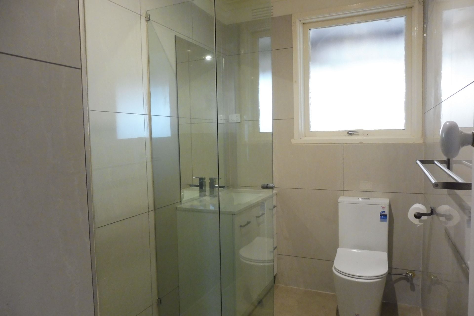 LOW MAINTENANCE PROPERTY IN AN IDEAL LOCATION