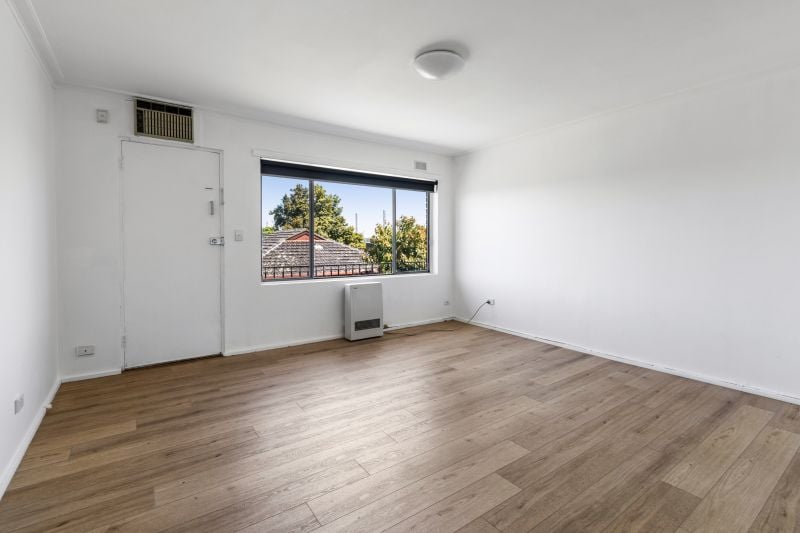 5/9 Macartney Street, Reservoir