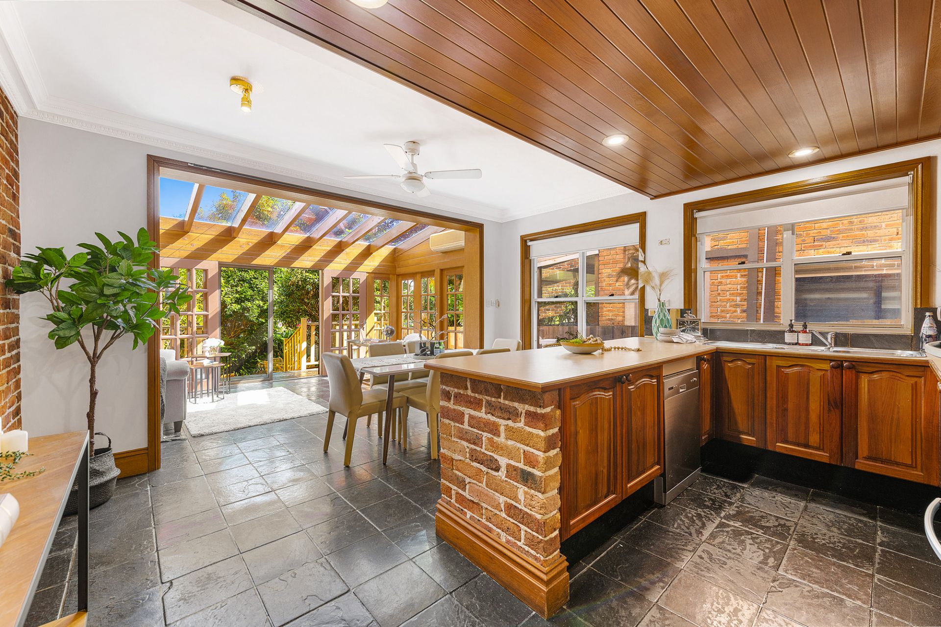 63 Stanley Street, Burwood, Burwood - Thumbnail 5