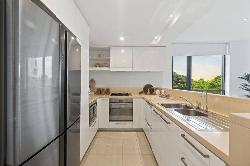 3401/323 Bayview Street, Hollywell - Thumbnail 4