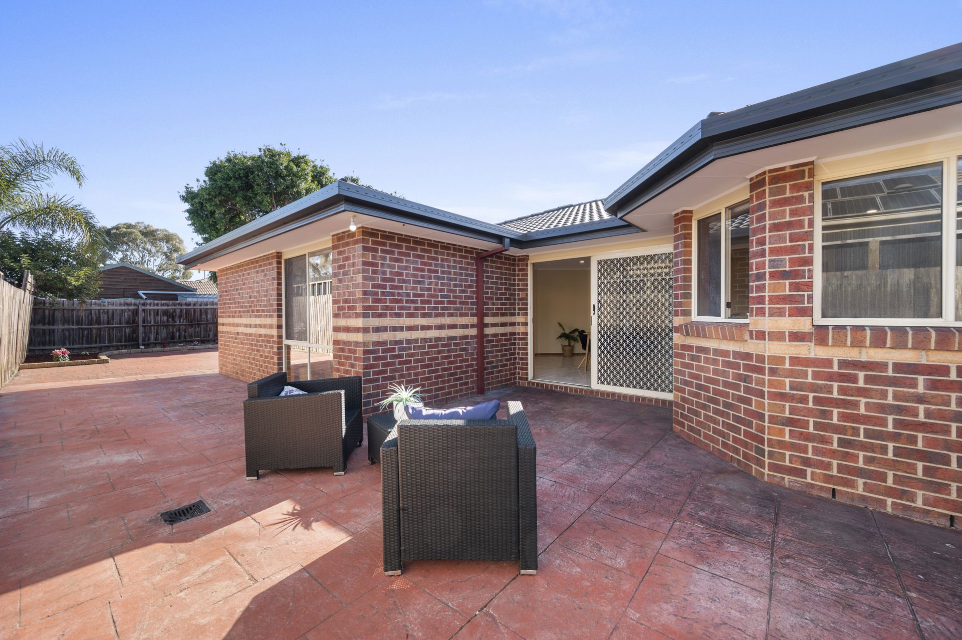 SUBSTANTIAL FAMILY HOME IN PRIZED PARKLANDS ESTATE