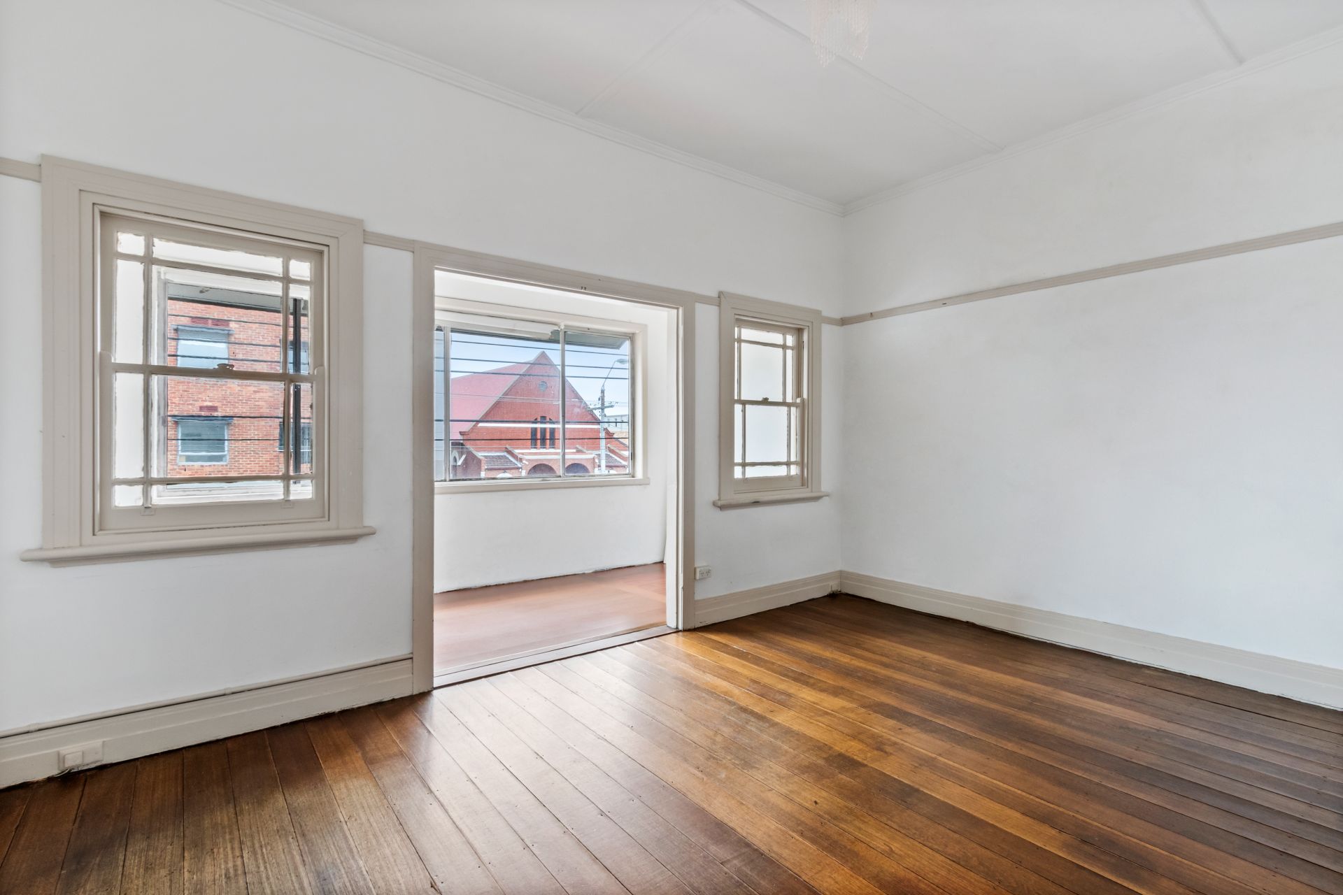 HIGH VISIBILITY RETAIL/OFFICE WITH DWELLING