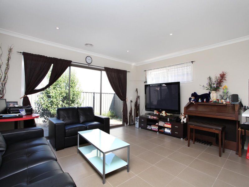 3/16 Tantallon Crescent, Derrimut - Thumbnail 3