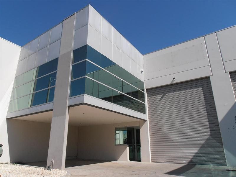 OFFICE/WAREHOUSE WITH MODERN LOOKS