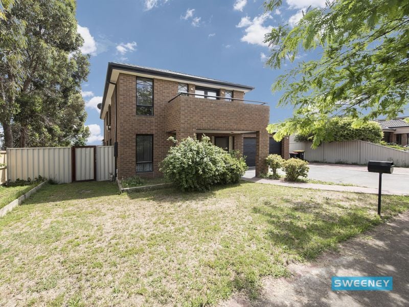 35 Dunstall Gardens, Caroline Springs - Thumbnail 2
