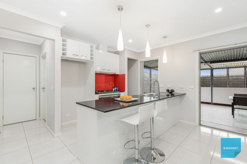115 Enterprise Circuit, Fraser Rise - Thumbnail 4