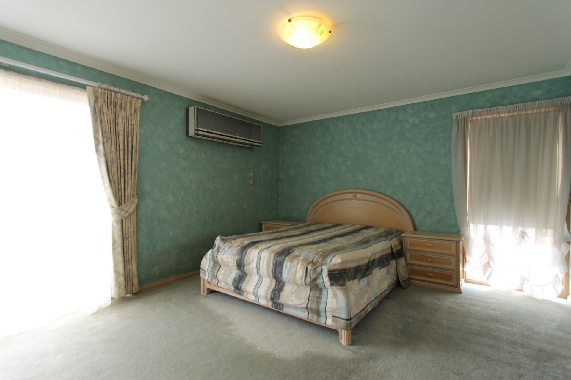 Lovely Family Home With Heated Swimming Pool