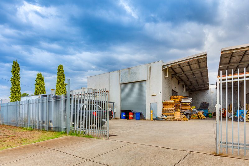 7 Hillside Street, Bacchus Marsh - Thumbnail 2