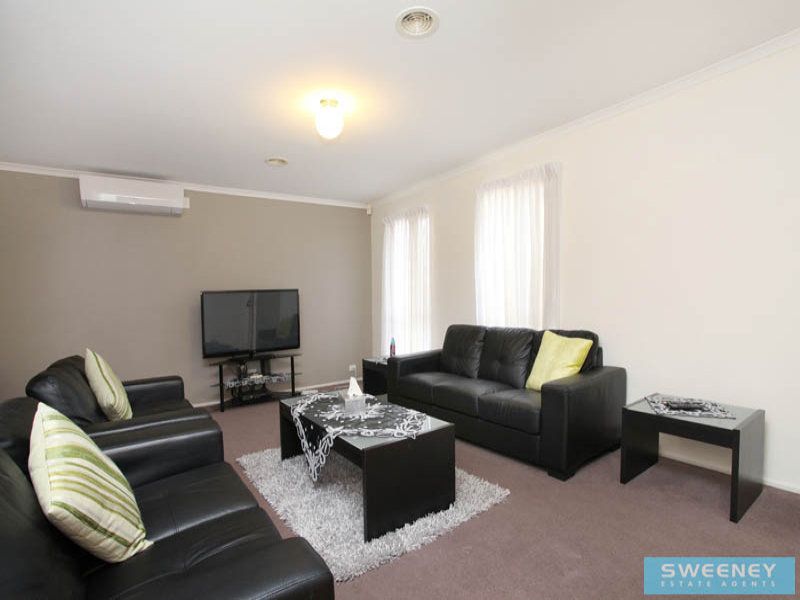 14 Strutt Place, Caroline Springs - Thumbnail 3