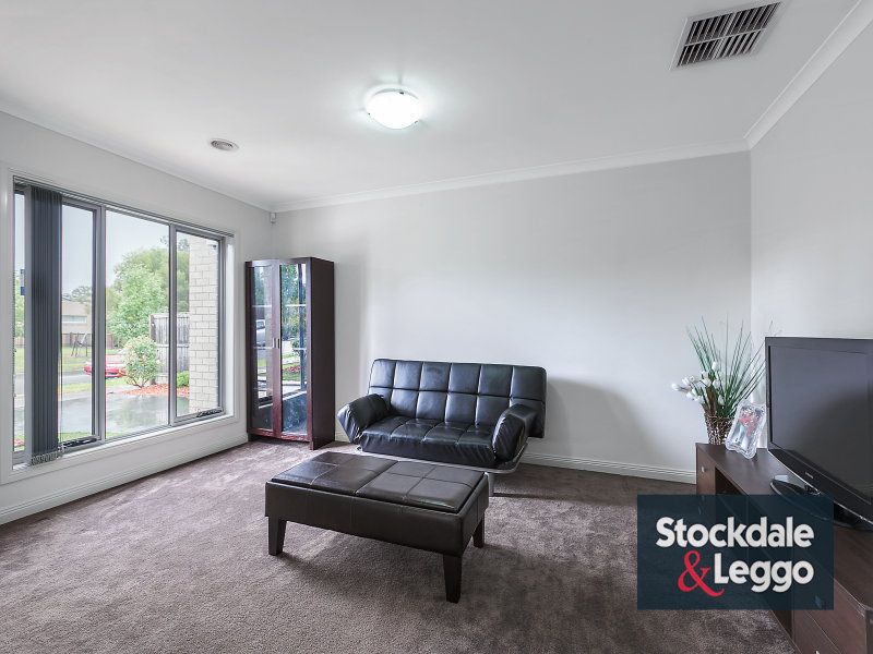 24 Chamonix Parade SOUTH MORANG, South Morang - Thumbnail 4
