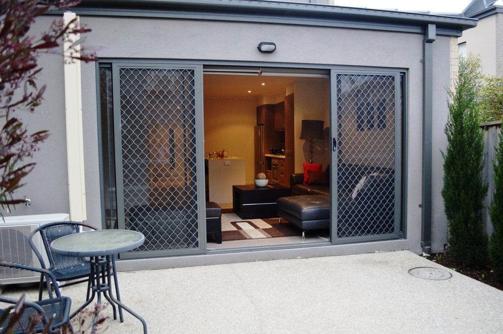 TOWNHOUSE TEMPTATION
