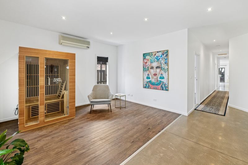 6 Streeton Avenue, Caroline Springs