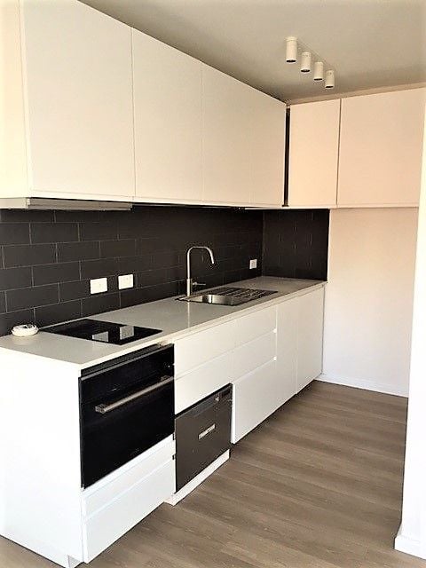 COURTYARD LIVING - FULLY RENOVATED