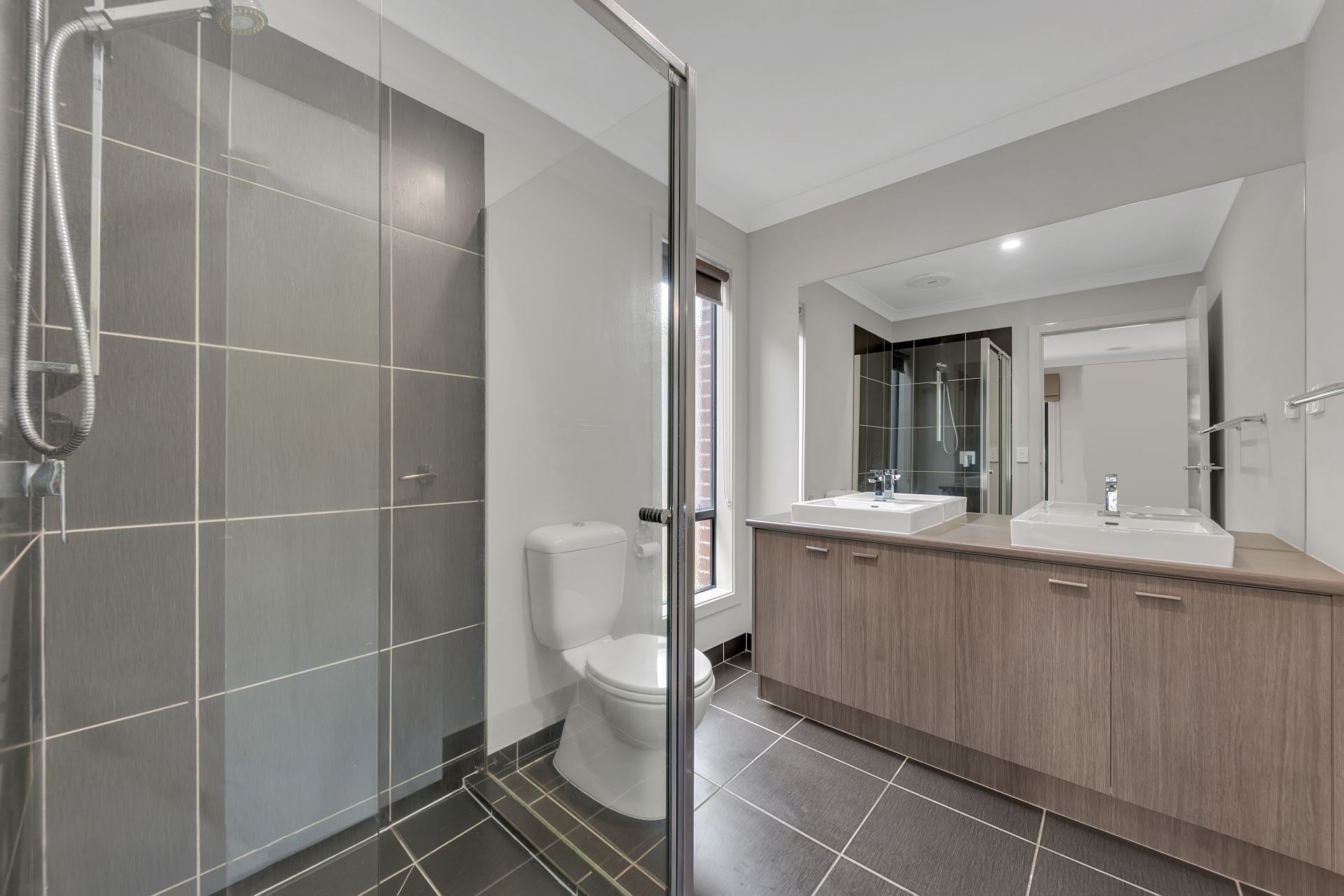 Hows this for Value - 4 Bedrooms + 2 Living Areas !