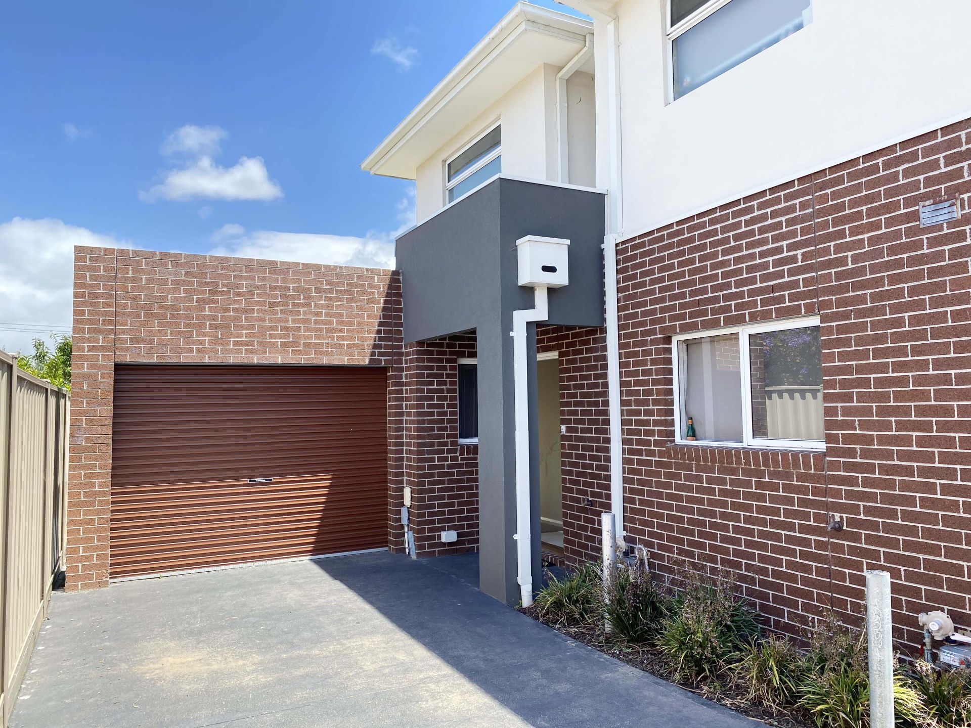 LOOKING FOR MODERN SOPHISTICATION? YOUR SEARCH IS OVER!