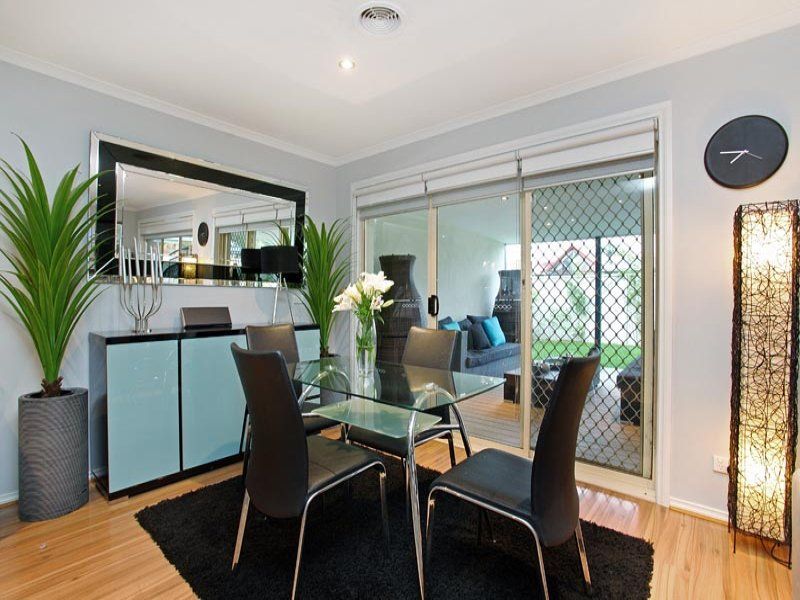 42 Milburn Circuit, Caroline Springs - Thumbnail 7