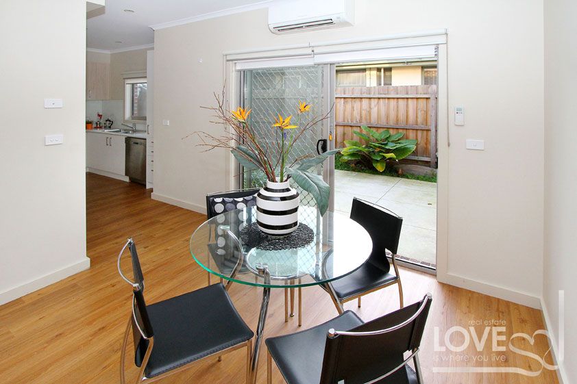 Huge Townhouse In A Location Meeting All Your Needs