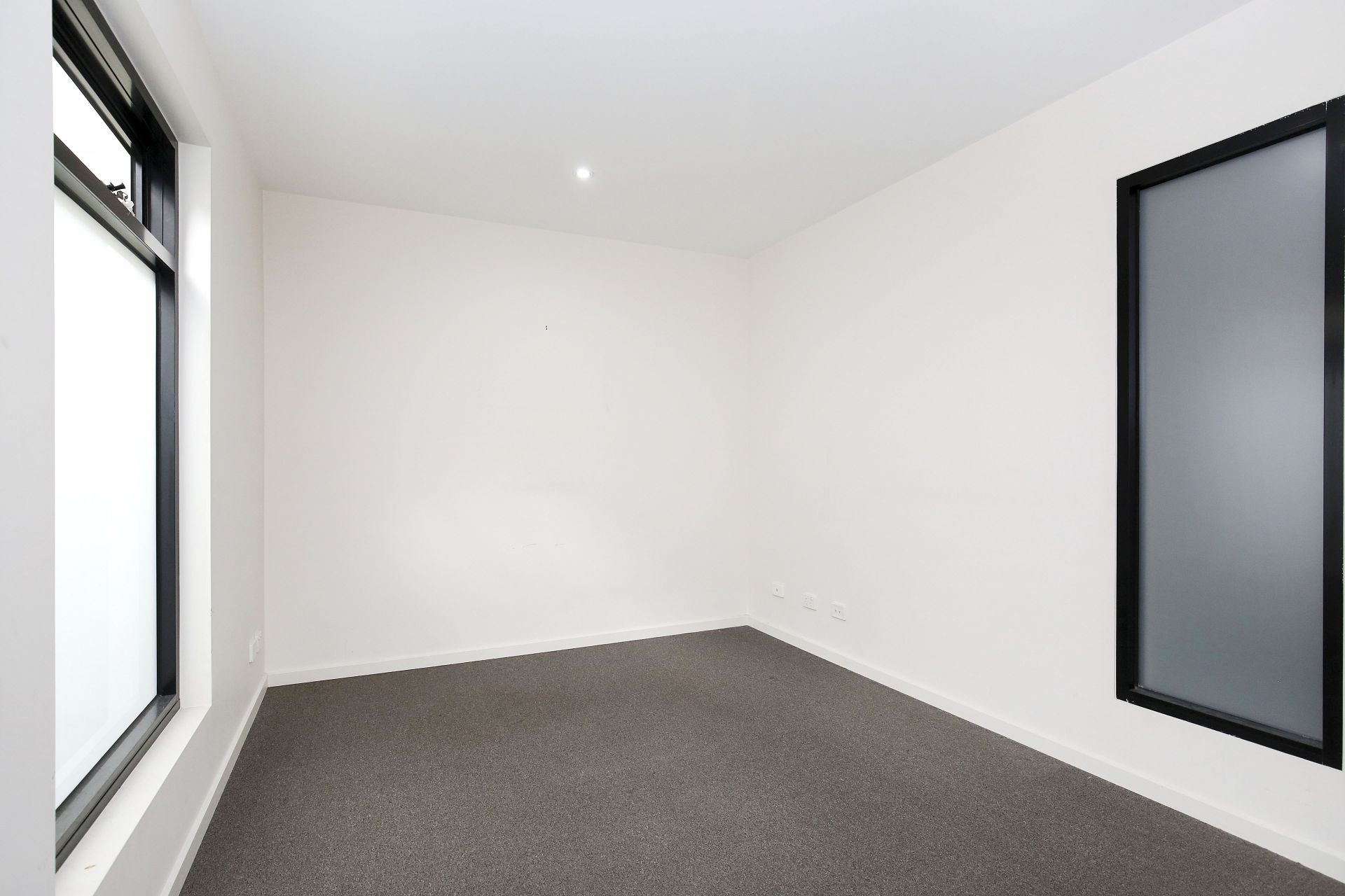 ATTRACTIVE OFFICE WITH EXPOSURE!