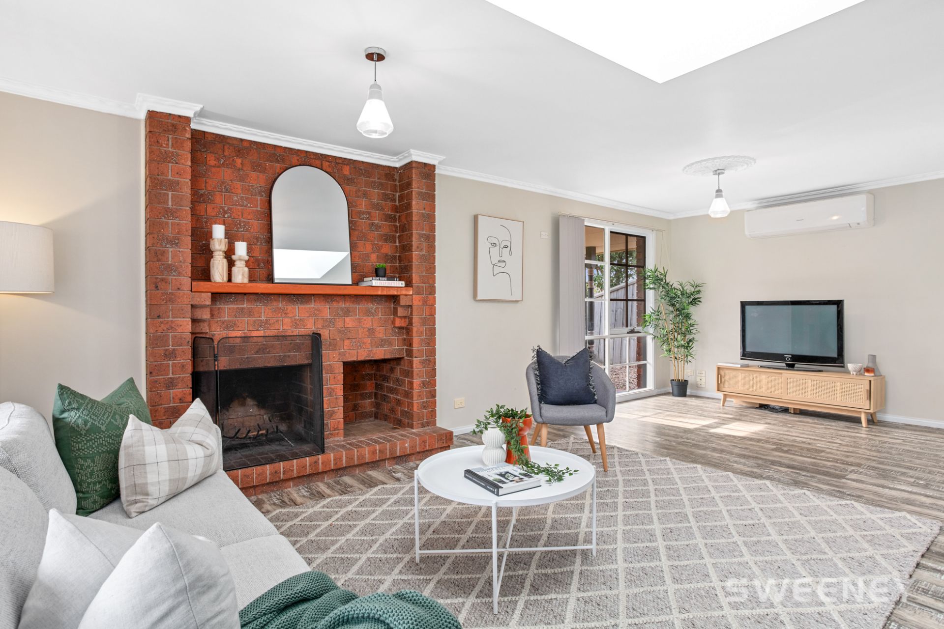 41 Hoddle Way, ALTONA MEADOWS Sweeney Estate Agents