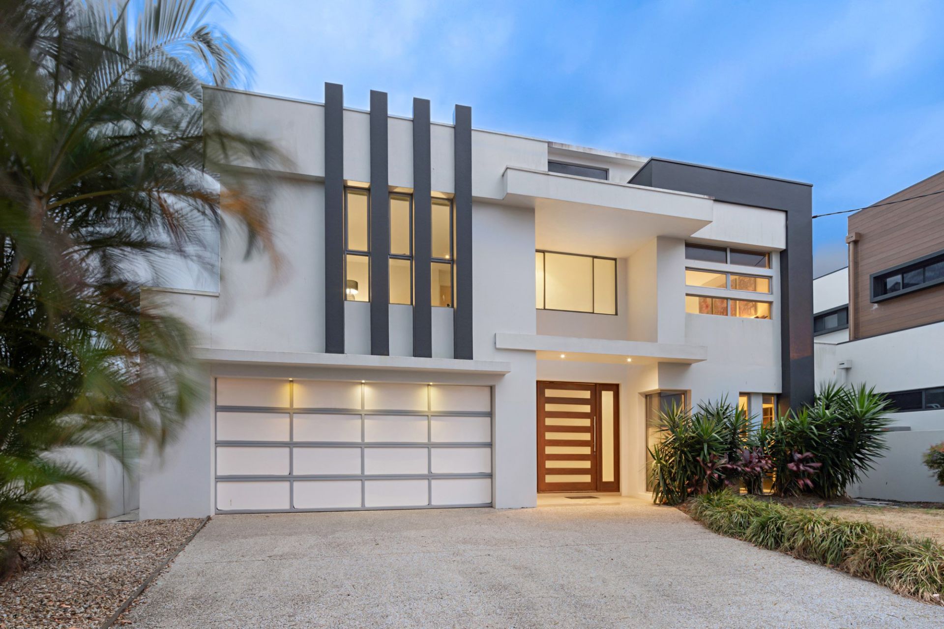 $ 4,120,000, Broadbeach Waters - Thumbnail 2